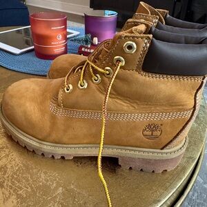 Timberland Premium 6-Inch Boot - Kids - Size 2 worn once in  the snow